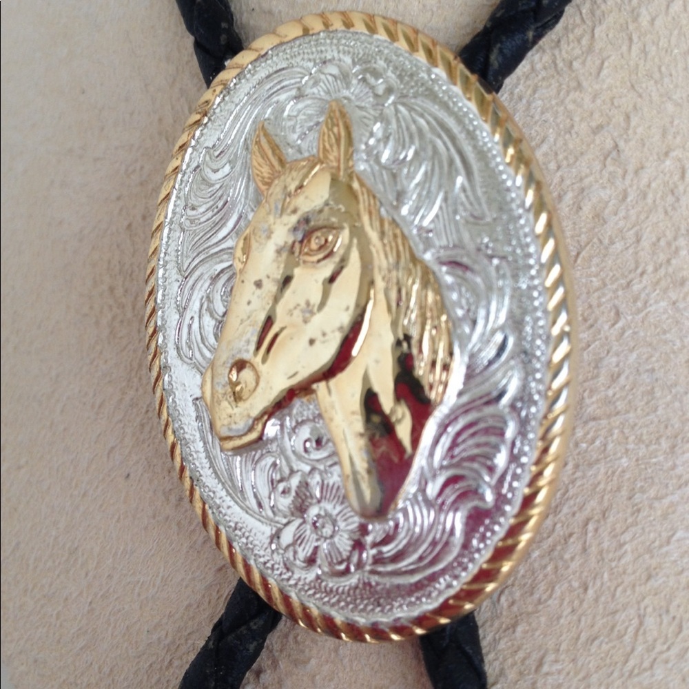 Horse head bolo tie